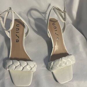 Unisa size 8.5 white sandals